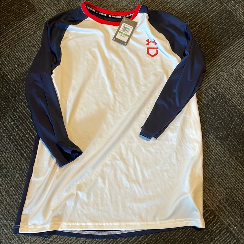 Men's under armor baseball 3/4 sleeve shirt. Size large